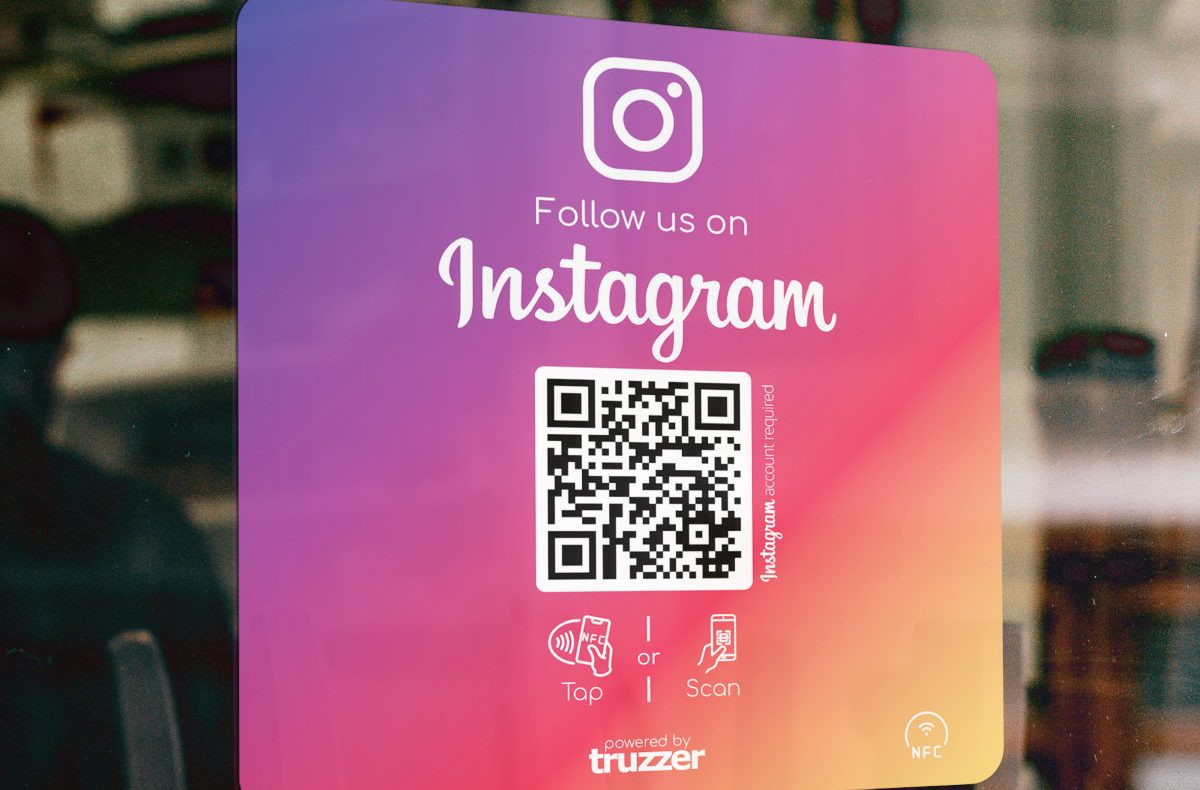 folllow us on instagram nfc qr code sticker empfehlio truzzer color