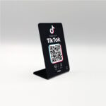 TikTok Follower NFC Tag und QR Code Tischaufsteller